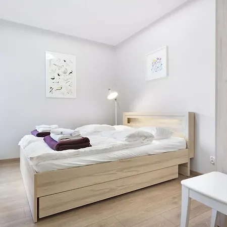 Spokojny I Komfortowy Wsrod Zieleni Apartament